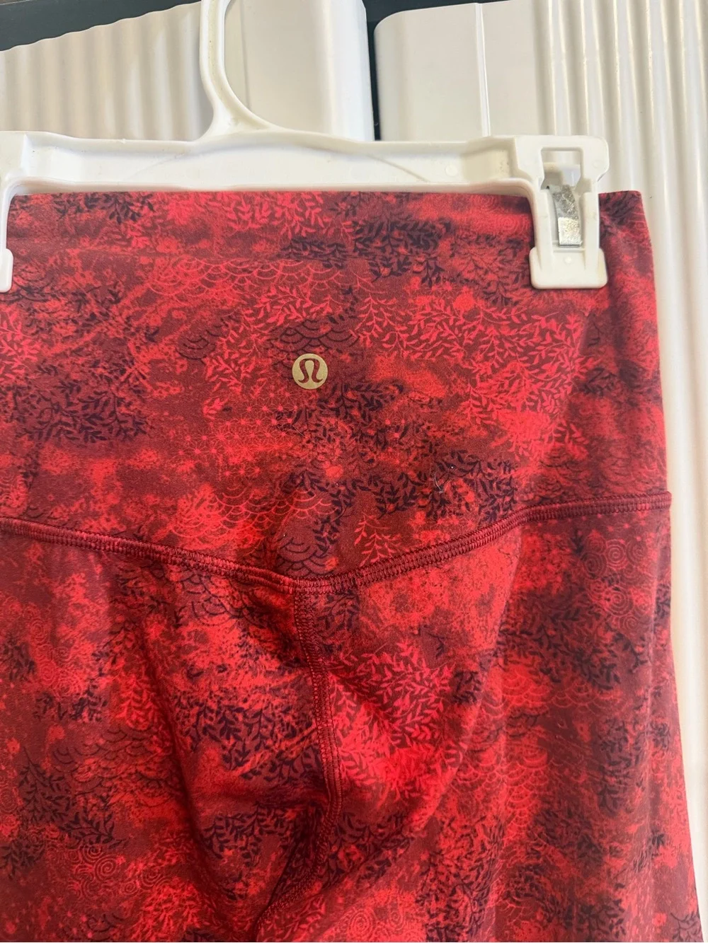 lululemon red and dark red printed leggings